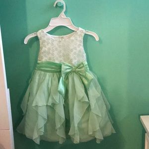 Girl’ special occasion dress